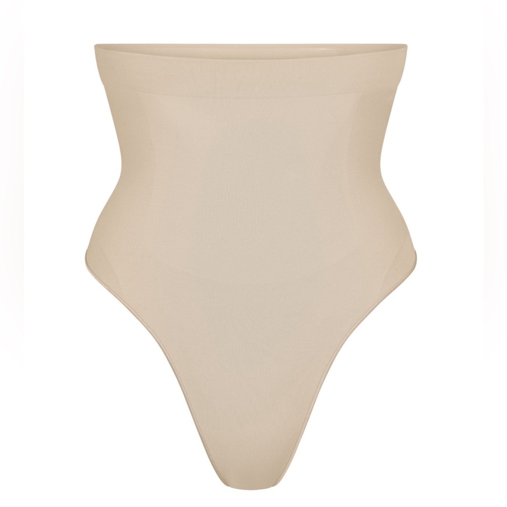 SKIMS NWOT Seamless Sculpt High-Waisted Thong, Color: Sand, Size: L
